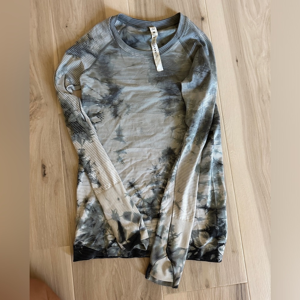 Lululemon long sleeve swiftly